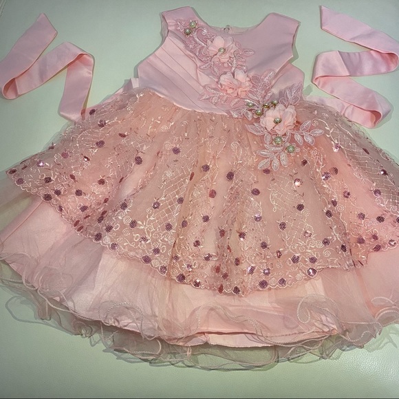 Birthday princess formal dress sparkly embroidered - Picture 8 of 9